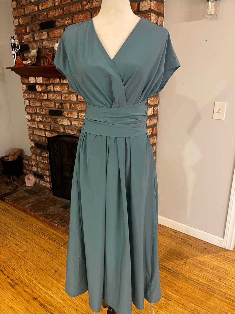 HALARA Teal V-Neck Midi Dress with Ruched Waistband